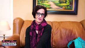 Pervy MILF Shauna Opens Her Legs 4 Da Role!