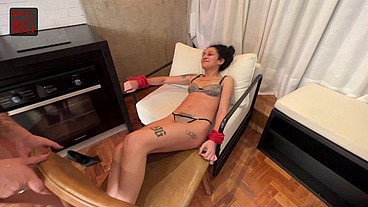 Ela morre de cocegas e eu amo provocar ela