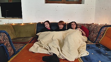Threesome Tais with Friends