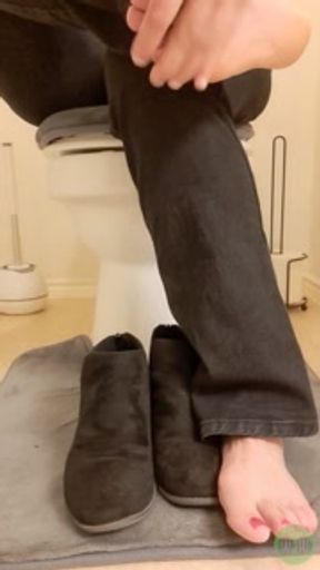 Thick Sexy MILF Gets Ready For Work After Showering