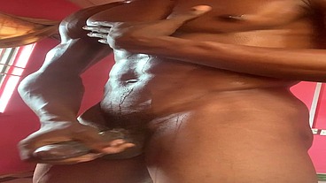 Ebony meat beat off