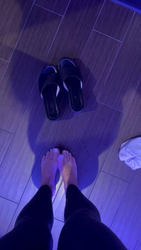 Tanned toes sandal tease