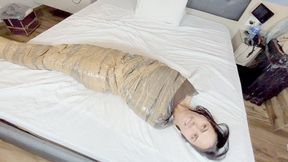 BEING KISSED TOTALLY DOMINATED - BY ANITA THOMPSON - CLIP FULL