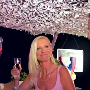 Sexy blonde pussy fucking in the bar