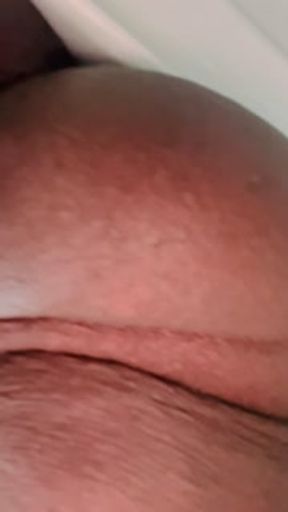 Fingeringfatpussyinclubbathroom