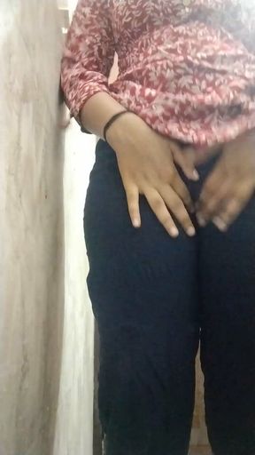 Indian Teen Fingered Her Pussy While Bathing