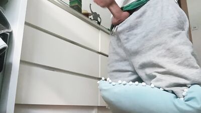 The Dude with the Big Dick Gets Hard Watching His Neighbor Through the Window and Recording Himsel