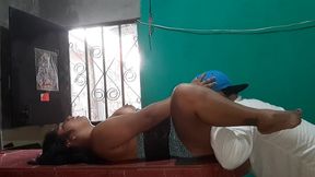 el vendedor del gas me dio un rico oral que me iso acabar en su boca