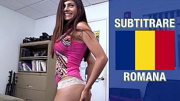 MIA KHALIFA - &Icirc_ncerc să introduc un obiect de cauciuc &icirc_n anusul meu str&acirc_ns pentru a mă pregăti pentru sexul anal