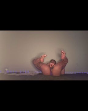 Sexy Stretch Class with Simone Steele