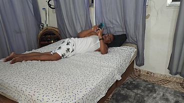 Só queria ir pro baile sem calcinha mas meu namorado não deixou e me deu uma surra de piroca