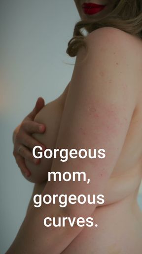 A busty MILF. Her huge breasts look absolutely stunning