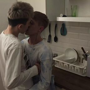 Twink seduced a guy for a juicy anal fuck