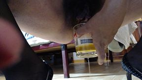 gros plan sur ma chatte poilue. tu rafoles de mes grosses levres. j ́urine dans...