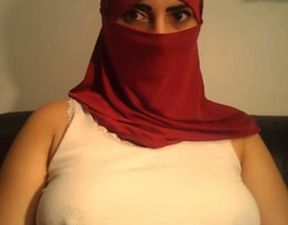 Kinky curvy sinful girlie in hijab flashes her big sexy boobies