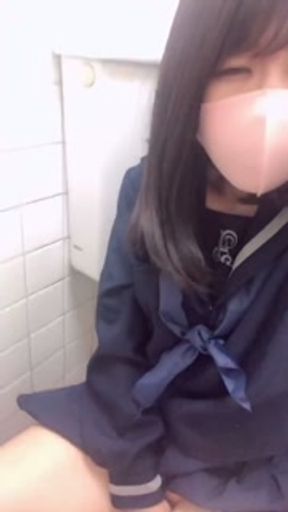 トイレでオナニーしました///エッチな女の子になってごめんなさい♡♡