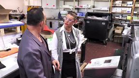 Sexy MILF with big boobs gets pleasured in her wet pussy