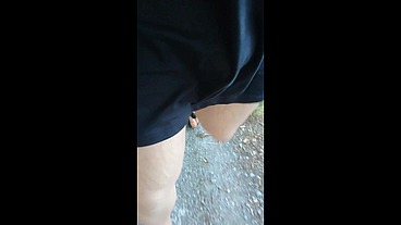 Spaziergang in Strumpfhose zum Kanal