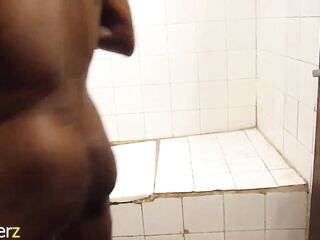 SUPERLATIVELY GOOD AFRO BATH SCREW