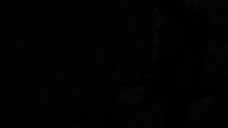 Iso kulli ilman satulaa panee amatööri-intialaista transvestiitin huoraa mekossa ja pikkuhousuissa suihinoton jälkeen