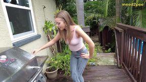 lola leda amatuer peeing her tight jeggings while smoking