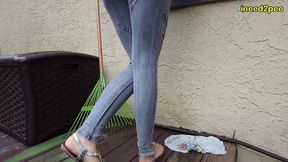 lola leda amatuer peeing her tight jeggings while smoking