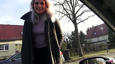 German Teen talk to Risky Cheating Fuck at First Date with Stranger in his car diretly in Berlin City without condom