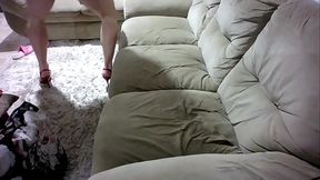 27/12/2025 Espartilho, calcinha e salto alto.