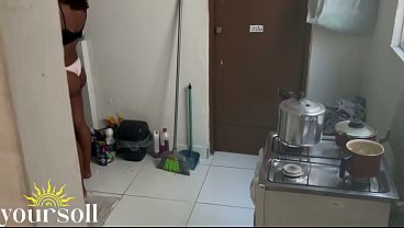 Vizinho me filmou escondido sem eu saber e eu quase peguei ele no flagra