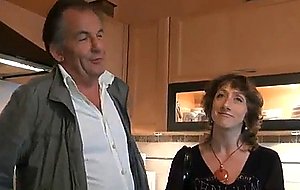 Une vosgienne defoncee devant son mari !