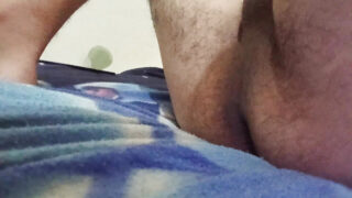 Ung brasiliansk teenagers første gang hjemmelavede solo røv dildo lege