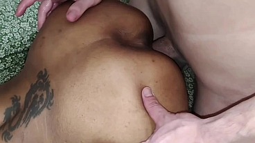 A TRANS ME BOTOU PRA MAMA E COMEU MINHA BUCETA
