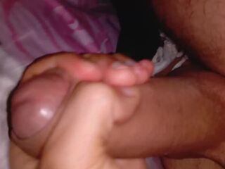 I imagine that my hand is the pussy of the angel I like and I permeate her well