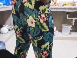 Housekeeper shows me her butt cheeks in the kitchen - Ebony butt housewife - Hot maid