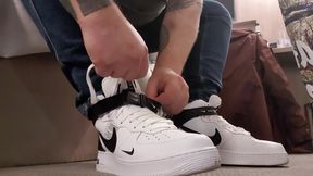 Nike AFO Put en on