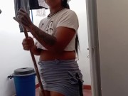 seduzco a la nueva empleada para lograr lamerle su culo enorme