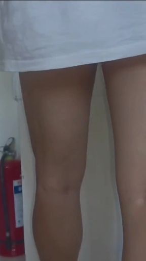 fill my pussy in the kitchen   Clip 1