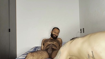MACHO PELUDO FUDENDO PASSIVO SEDENTO