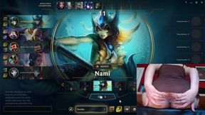 Luna’s Big Ass Exposed While Gaming—Anal Tease with Inflatable Plug