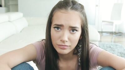 Step-Daughter with Big Ass seduces Step-Dad (Gia Paige)