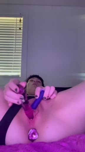 🕷️🎀PUSSY PLAYING GOTH GIRL 🎀🕷️