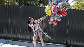”Exxxtra Small - 99 Head Balloons - Jessica Jewels”