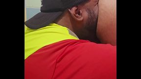 Oper&aacute_rios casado se pegando no banheiro