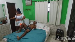 peguei meu marido assistindo porno, resolvi ajudar e o safado me fudeu gostoso e gozou na minha bunda