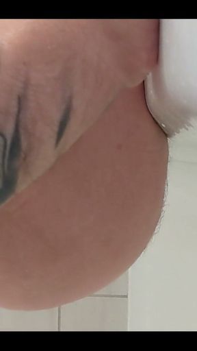 Apparently I Wasn't 100% Clean Before Popping This Plug Out.