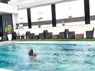 Nigerian Pornstar Spicy Bangs A Fan That babe Met By The Swimming Pool (Full Episode On RED)