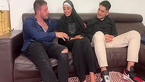 First Doble Penetration To Aaliyah Yasin!! Threesome With Hijab And Hard Sex 17 Min