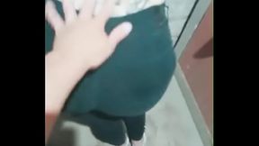 Pendeja le muestra la cola entangada a su novio (ARGENTINA)