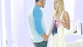 ”Satisfying blonde practices her art of seduction”