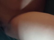 Ragazza con culo e tette grosse si fa scopare a pecorina e sborrare dentro
